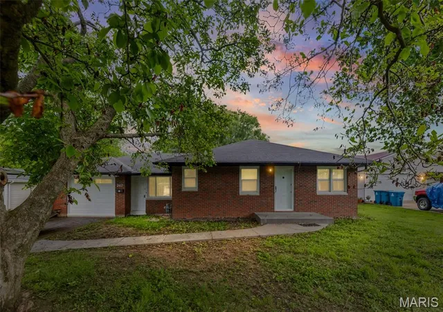 Photo 1 of Single family home for sale at 2417 Sylvan, Alton, IL 62002 | MLS# MIS26026259 | Listing updated on 2026-09-14