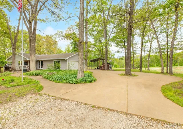 Homes for sale in Dorsey, IL | 222 Prairietown Rd, Dorsey, IL 62021 | MLS# MIS26026278