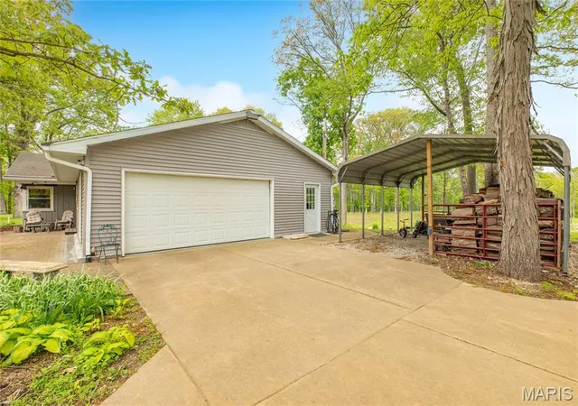 Homes for sale in Dorsey, IL | 222 Prairietown Rd, Dorsey, IL 62021 | MLS# MIS26026278