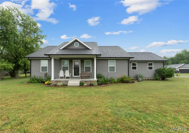 Homes for sale in Sikeston, MO | 402 Garner St, Sikeston, MO 63801 | MLS# MIS26026319
