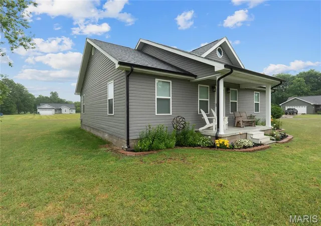 Homes for sale in Sikeston, MO | 402 Garner St, Sikeston, MO 63801 | MLS# MIS26026319