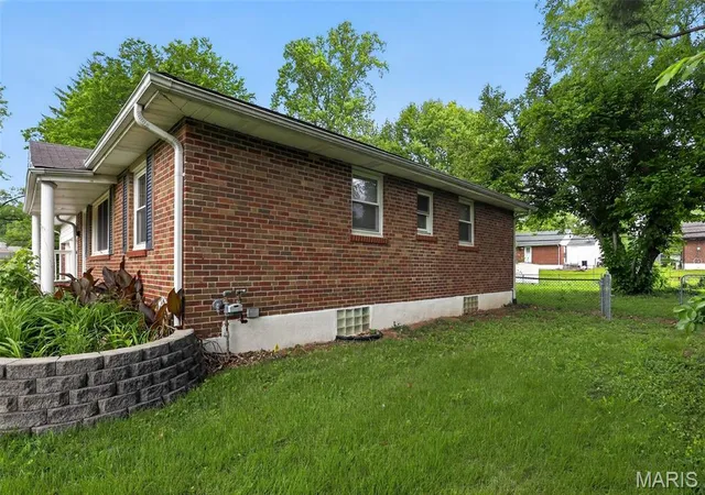 image of 1001 Olympia Dr, Saint Louis, MO 63135 | MLS# MIS26026453