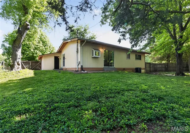 3rd image of 1190 Cheyenne Dr, St Louis, MO 63033 | MLS# MIS26026476