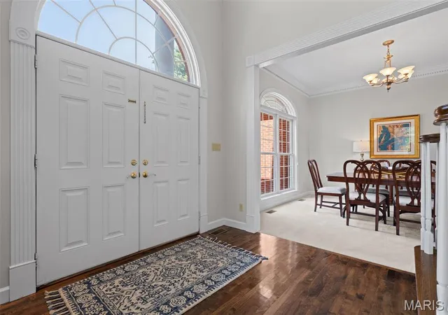Photo 3 of Mansion for sale at 3 Longrove Ln, Saint Louis, MO 63131 | MLS# MIS26026494 | Listing updated on 2026-09-29