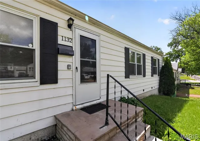 Homes for sale in Saint Louis, MO | 1132 Darr Dr, Saint Louis, MO 63137 | MLS# MIS26026520