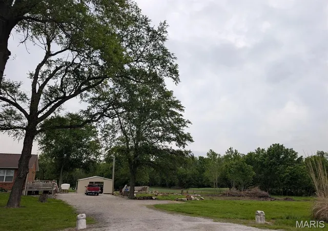 Homes for sale in Freeburg, IL | 6906 Holcomb School Rd, Freeburg, IL 62243 | MLS# MIS26026543