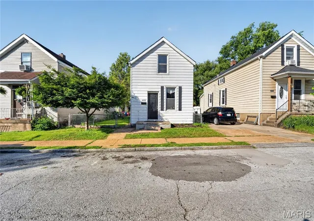 1st image of 4172 Concordia Ave, St Louis, MO 63116 | MLS# MIS26026589