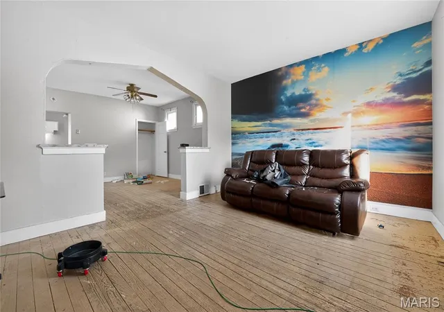 4th image of 4172 Concordia Ave, St Louis, MO 63116 | MLS# MIS26026589