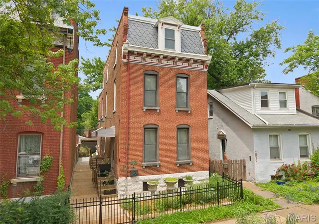 Homes for sale in Saint Louis, MO | 2839 Missouri Ave, Saint Louis, MO 63118 | MLS# MIS26026594
