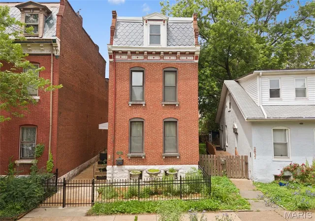 Homes for sale in Saint Louis, MO | 2839 Missouri Ave, Saint Louis, MO 63118 | MLS# MIS26026594