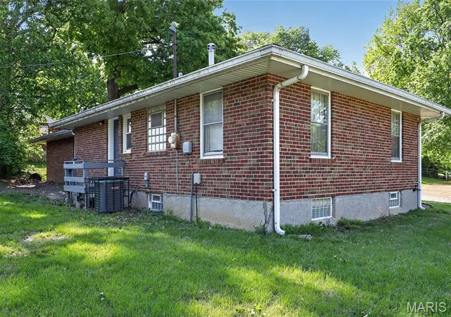 Homes for sale in Saint Louis, MO | 1233 Bosworth Dr, Saint Louis, MO 63137 | MLS# MIS26026627