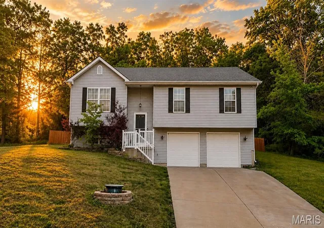 Homes for sale in Hillsboro, MO | 10318 Timber Hill Dr, Hillsboro, MO 63050 | MLS# MIS26026672