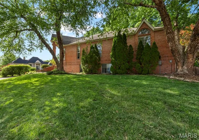 Homes for sale in Cape Girardeau, MO | 2204 Crown Point Dr, Cape Girardeau, MO 63701 | MLS# MIS26026680