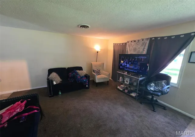 4th image of 3 W Adams Dr, East Saint Louis, IL 62206 | MLS# MIS26026690