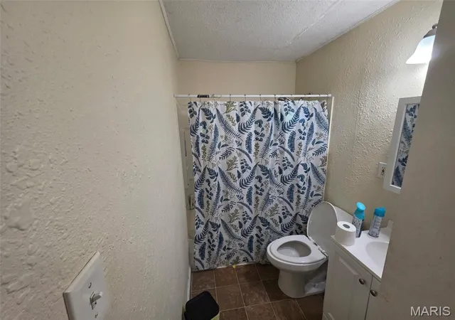 5th image of 3 W Adams Dr, East Saint Louis, IL 62206 | MLS# MIS26026690