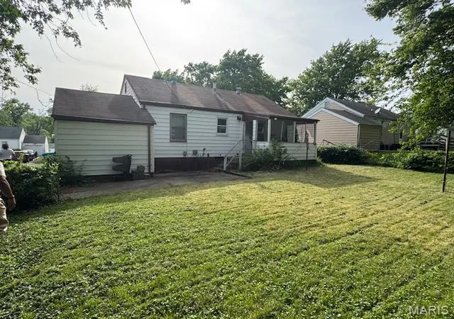 3rd image of 2409 Wieck Dr, Saint Louis, MO 63136 | MLS# MIS26026732