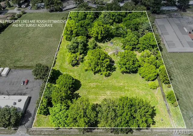 3rd image of 3111 E 23Rd St, Granite City, IL 62040 | MLS# MIS26026746