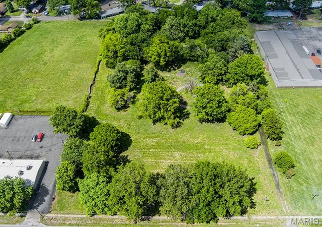 4th image of 3111 E 23Rd St, Granite City, IL 62040 | MLS# MIS26026746