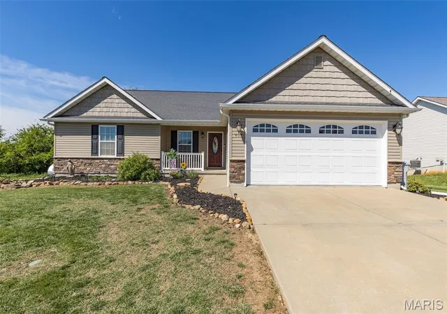Homes for sale in Farmington, MO | 407 N Haven Dr, Farmington, MO 63640 | MLS# MIS26026761