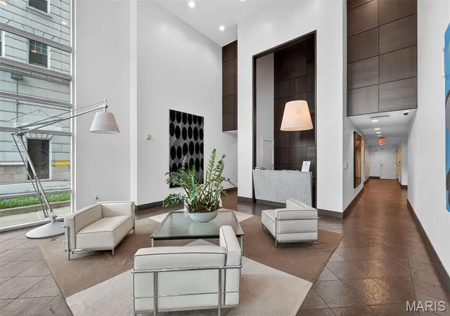 4th image of 4545 Lindell Blvd, St. Louis, MO 63108