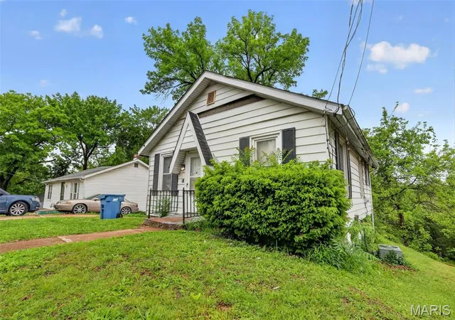 Homes for sale in Saint Louis, MO | 707 Ruggles Rd, Saint Louis, MO 63135 | MLS# MIS26026829