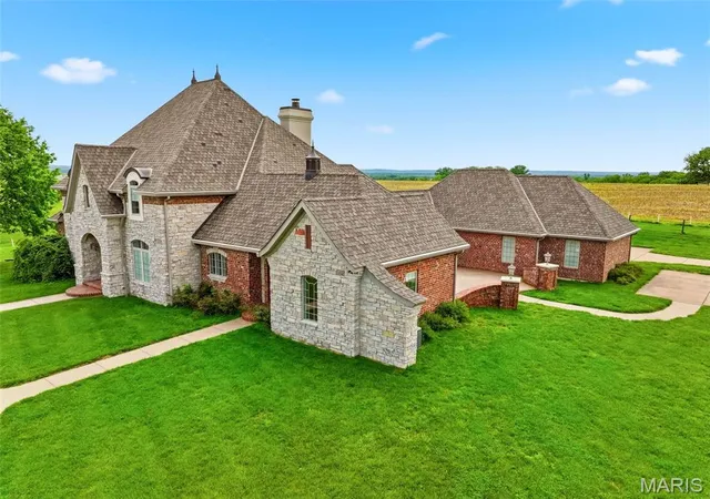 Homes for sale in Elsberry, MO | 2662 N Hwy 79, Elsberry, MO 63343 | MLS# MIS26026865