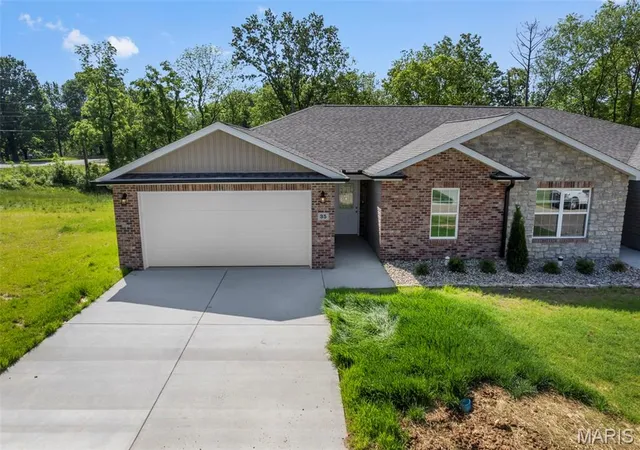 Photo 2 of Single family home for sale at 35, 39 Benton Hill Lane, Cape Girardeau, MO 63701 | MLS# MIS26026866 | Listing updated on 2026-05-01