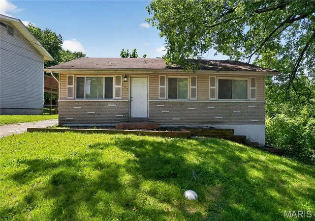 1st image of 262 Coburg Dr, St Louis, MO 63137 | MLS# MIS26026880
