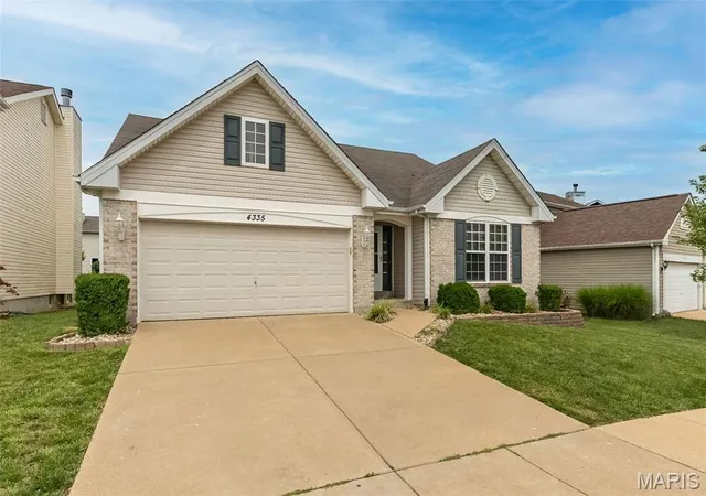 Homes for sale in Saint Louis, MO | 4335 Northpoint Cir, Saint Louis, MO 63129 | MLS# MIS26026882