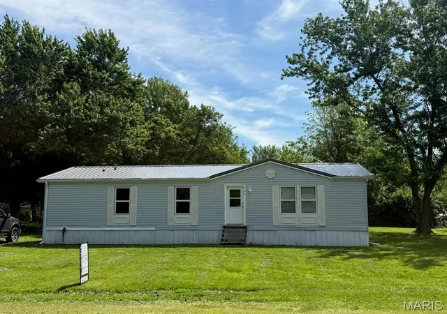Photo 1 of Sale Pending at 606 N Washington, Queen City, MO 63561 | MLS# MIS26026904 | Listing updated on 2026-10-06