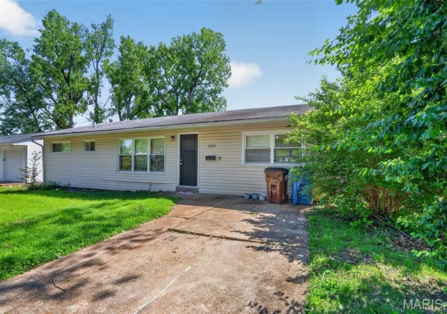 Single family home for sale at 10120 Jett Dr, Saint Louis, MO 63136 | MLS# MIS26026909