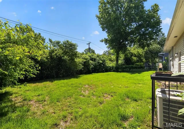 Photo 3 of Single family home for sale at 10120 Jett Dr, Saint Louis, MO 63136 | MLS# MIS26026909 | Listing updated on 2026-09-23