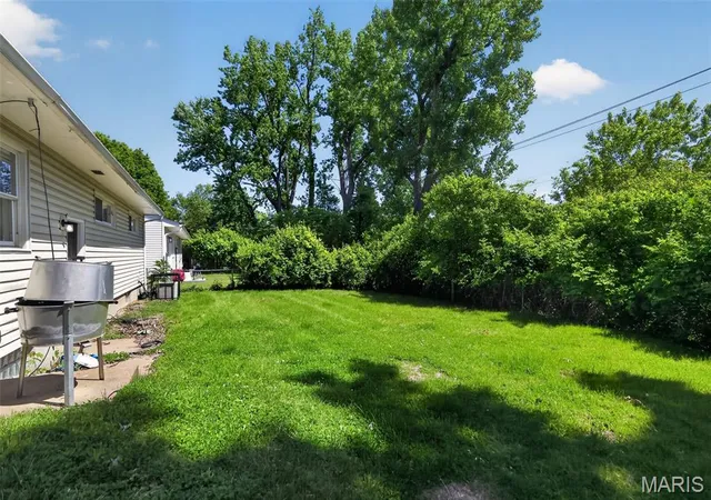 Photo 4 of Single family home for sale at 10120 Jett Dr, Saint Louis, MO 63136 | MLS# MIS26026909 | Listing updated on 2026-09-23