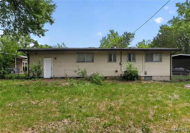 Photo 4 of Sale Pending at 10251 Dacey Ct, Saint Louis, MO 63136 | MLS# MIS26026955 | Listing updated on 2026-06-26