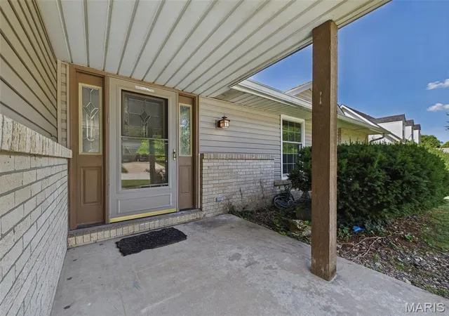 Homes for sale in Glen Carbon, IL | 240 Sherwood Dr, Glen Carbon, IL 62034 | MLS# MIS26026961