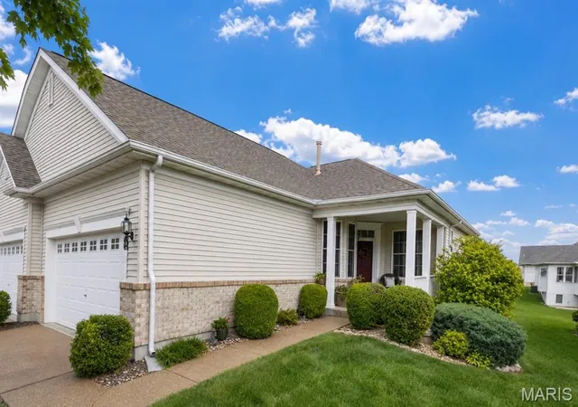Photo 1 of Single family home for sale at 2071 Hawks Landing Dr #C, Lake St Louis, MO 63367 | MLS# MIS26026964 | Listing updated on 2026-08-27