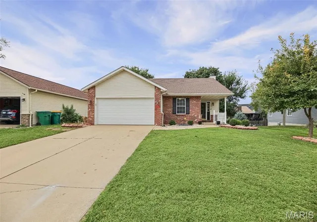 Photo 1 of Single family home for sale at 618 Rain Holw Dr, O Fallon, IL 62269 | MLS# MIS26026970 | Listing updated on 2026-10-04