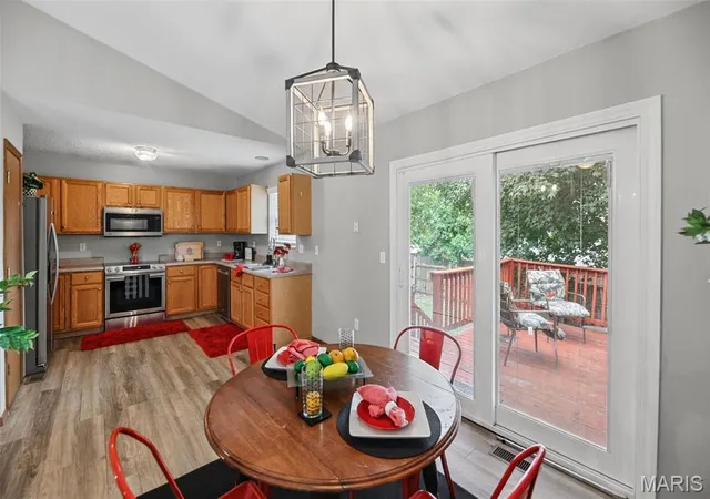 Photo 3 of Single family home for sale at 618 Rain Holw Dr, O Fallon, IL 62269 | MLS# MIS26026970 | Listing updated on 2026-10-04