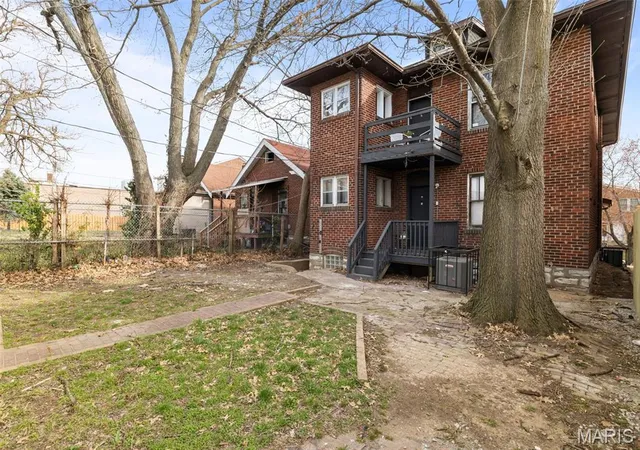 Photo 3 of Sale Pending at 3625 Winnebago St, Saint Louis, MO 63116 | MLS# MIS26026989 | Listing updated on 2026-07-17