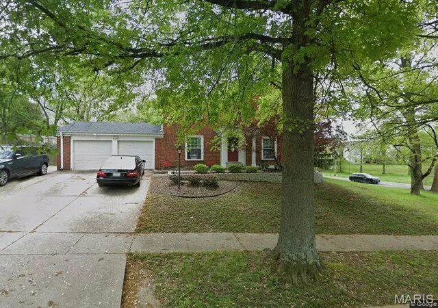 Single family home for sale at 13366 Hobnail Dr, Saint Louis, MO 63146 | MLS# MIS26027010 | Listing updated on 2026-07-01