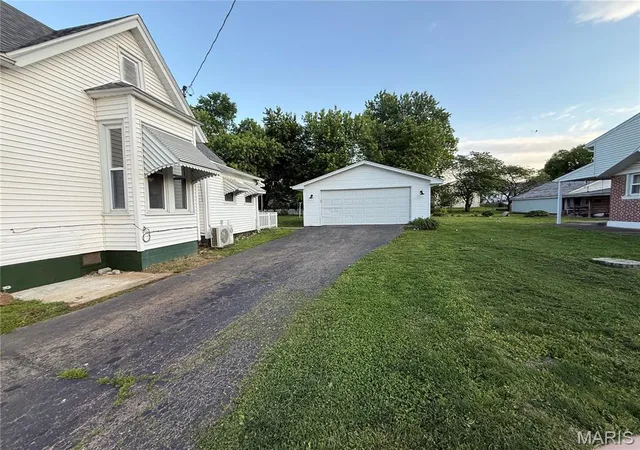 Photo 3 of Sale Pending at 209 W College, Fredericktown, MO 63645 | MLS# MIS26027014 | Listing updated on 2026-08-01