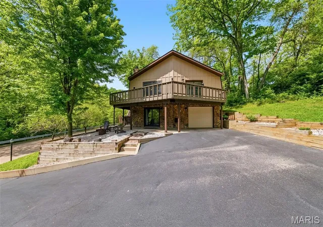 Homes for sale in Fairview Heights, IL | 625 Pleasant Ridge Rd, Fairview Heights, IL 62208 | MLS# MIS26027034