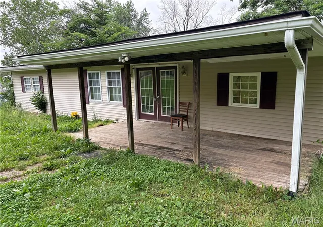 Homes for sale in De Soto, MO | 4305 Park Dr, De Soto, MO 63020 | MLS# MIS26027043