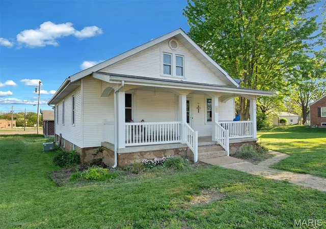Homes for sale in Owensville, MO | 609 W Madison Ave, Owensville, MO 65066 | MLS# MIS26027053