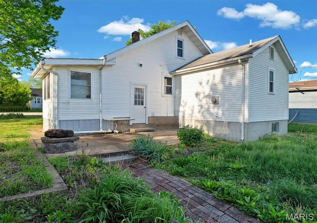 Homes for sale in Owensville, MO | 609 W Madison Ave, Owensville, MO 65066 | MLS# MIS26027053