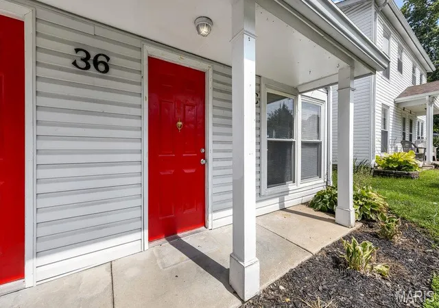 4th image of 36 Lee Dr #C & D, St Charles, MO 63301 | MLS# MIS26027108