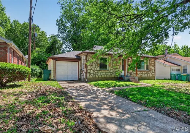 Single family home for sale at 1924 Alert Dr, St Louis, MO 63114 | MLS# MIS26027124