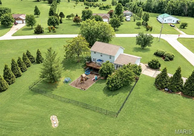 3rd image of 301 Ridgewood Ct, Farmington, MO 63640 | MLS# MIS26027165