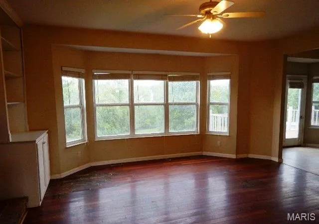 Photo 2 of Sale Pending at 3335 Hampton Xing, Saint Charles, MO 63303 | MLS# MIS26027178 | Listing updated on 2026-06-19