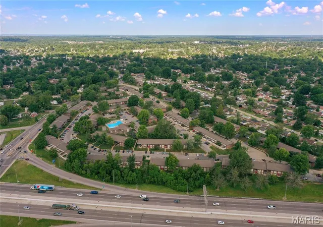 2nd image of 9929 Bunker Hl Dr, Saint Louis, MO 63123